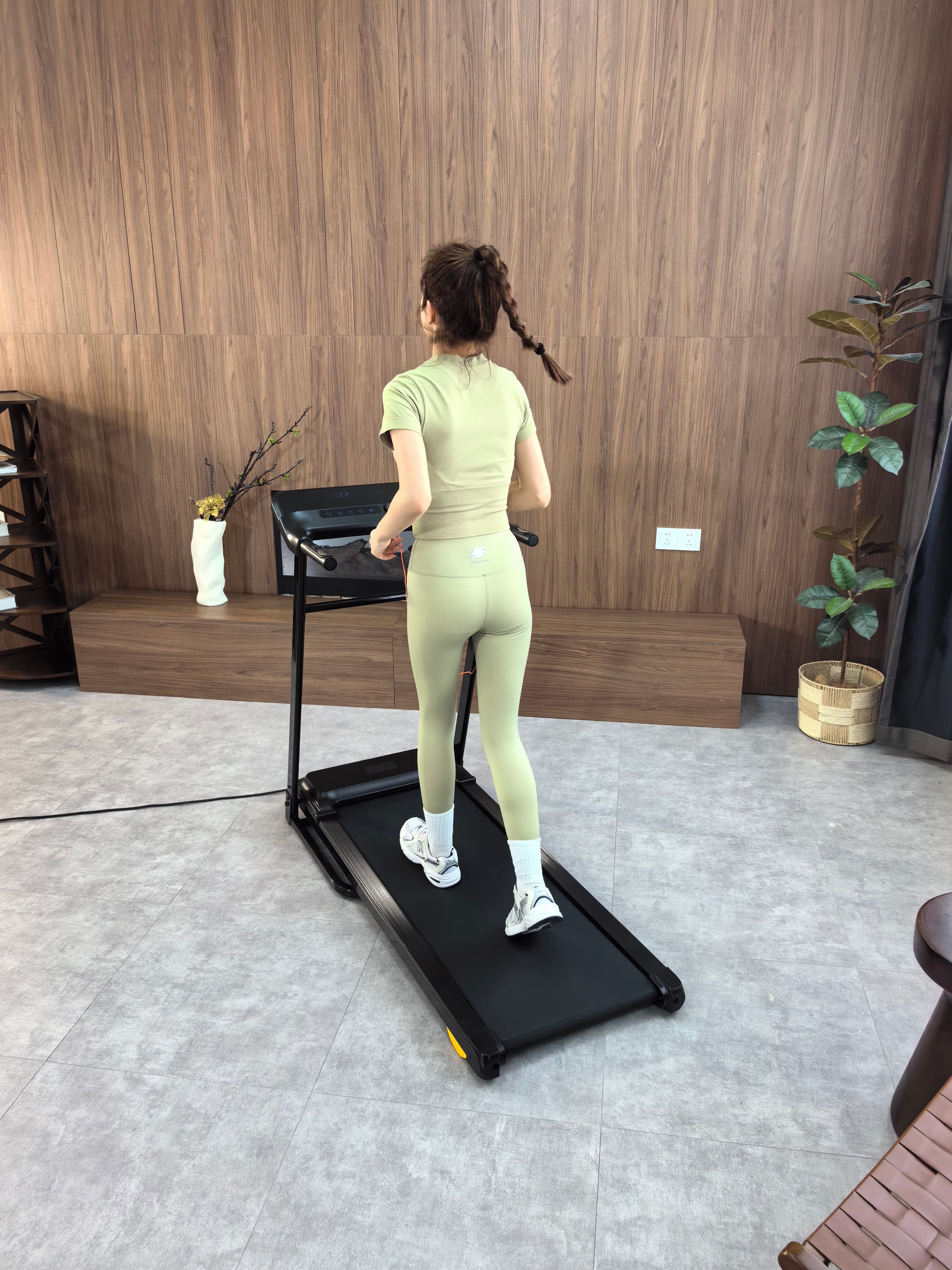 CE Certificated 1100*400mm Running Area Walking Running Machine 120KG Load Capacity Home Sports Exercise Treadmill With Heart Rate Testing